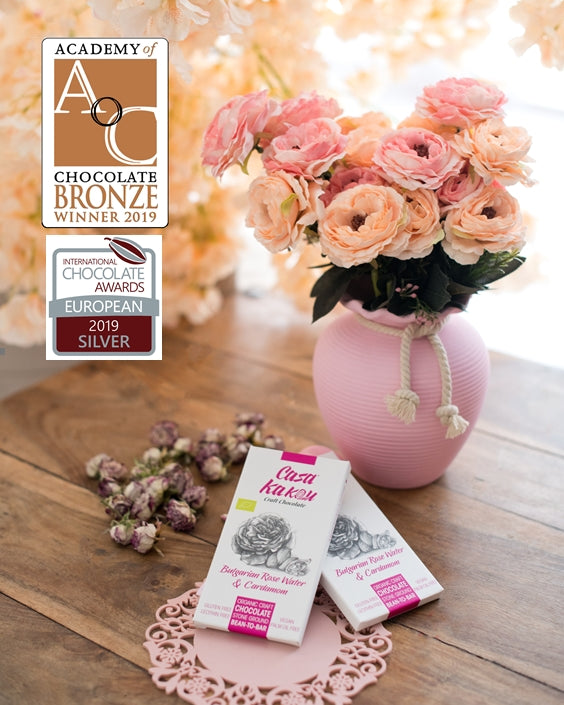 Занаятчийски шоколад с розова вода и кардамон