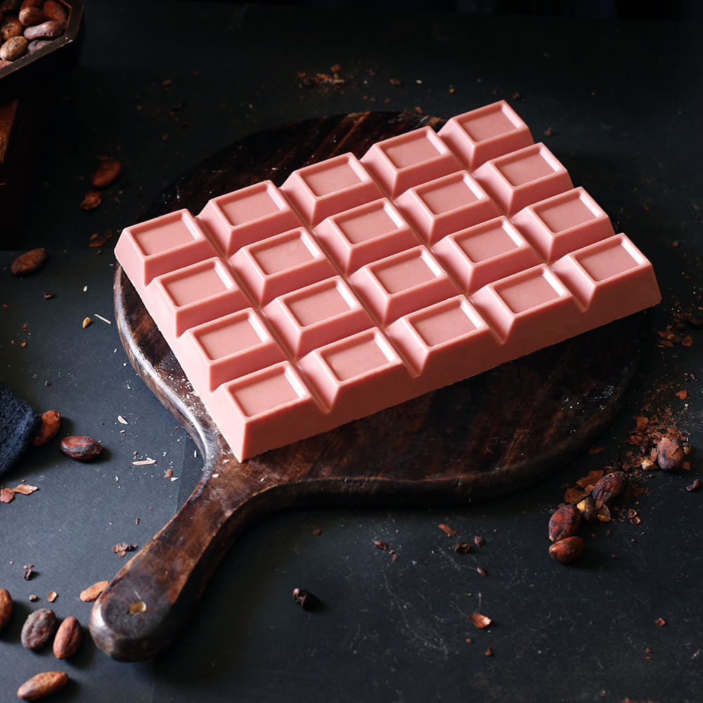 Занаятчийски шоколад ягода и малина LOVE 900 гр