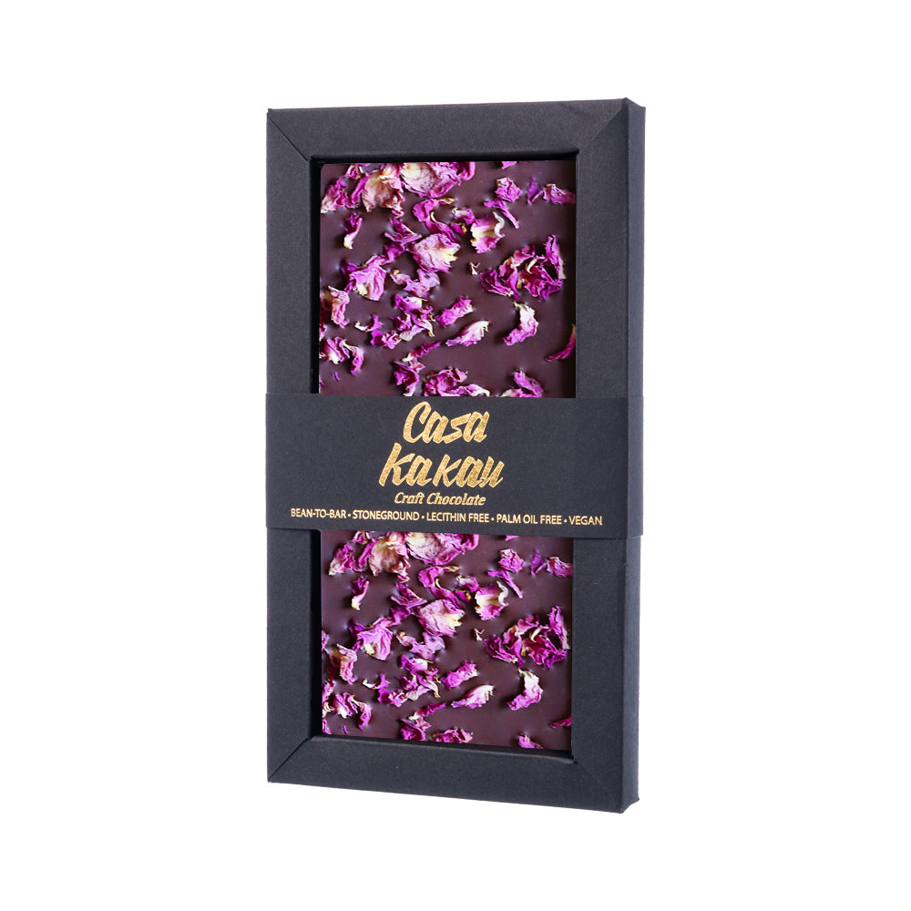 Занаятчийски шоколад с листенца от българска роза